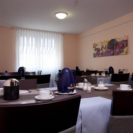 Akzent Hotel Torgauer Hof Зинделфинген Екстериор снимка
