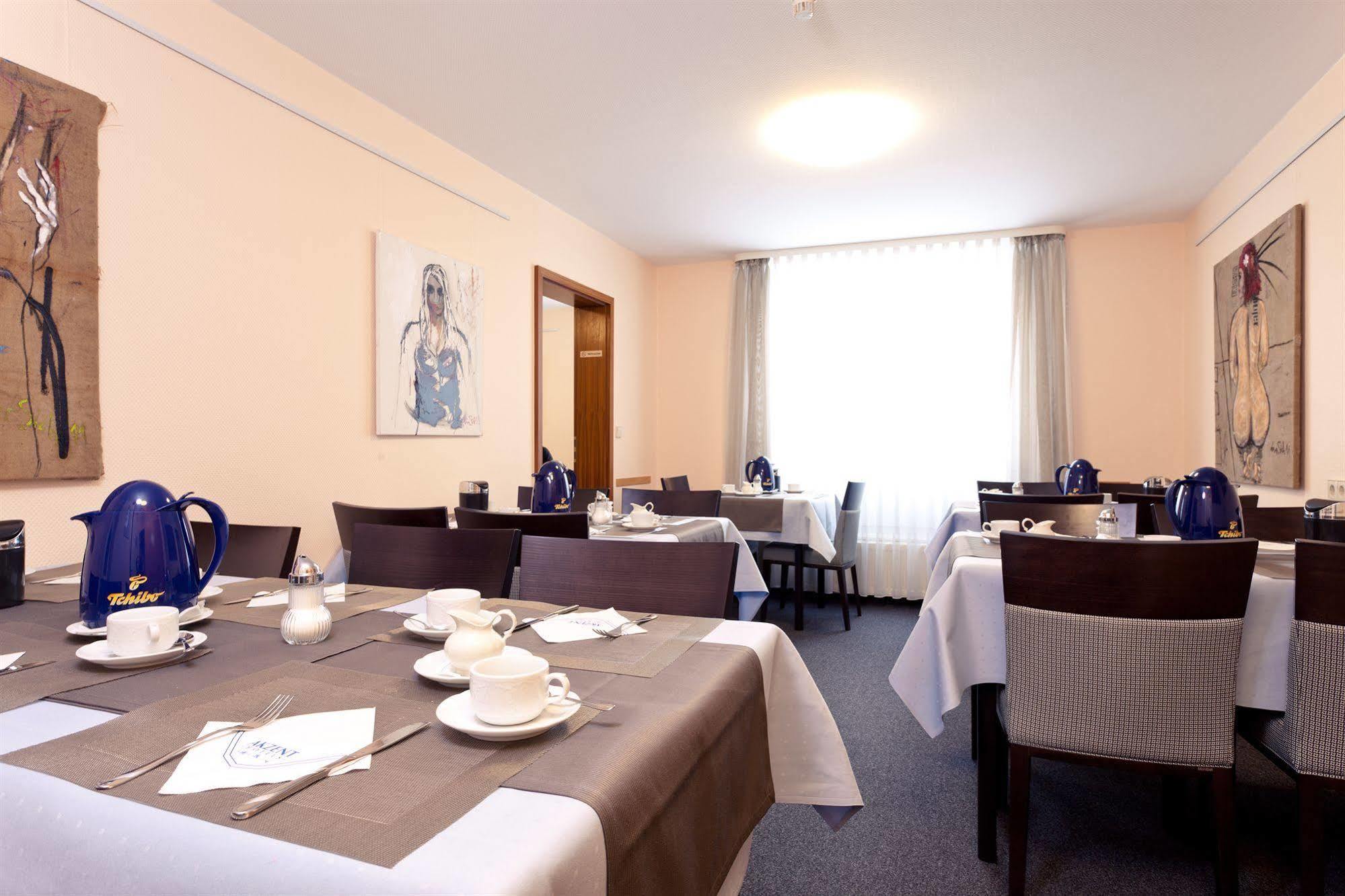 Akzent Hotel Torgauer Hof Зинделфинген Екстериор снимка