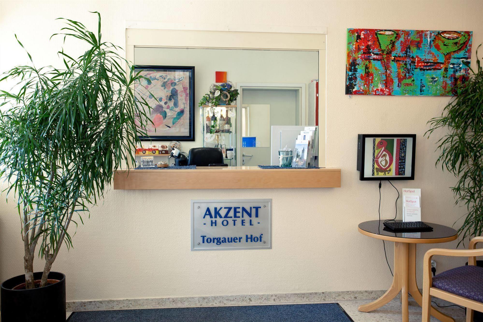 Akzent Hotel Torgauer Hof Зинделфинген Екстериор снимка